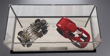 M269	Ferrari 250 LM, ROLLING CHASSIS AND BODY IN SHOWCASE	1:18